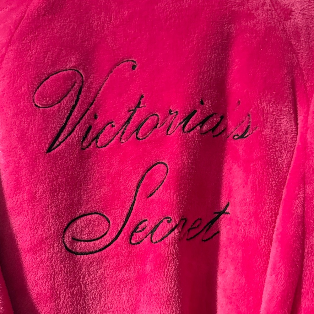 Victoria's Secret Pink Robe - Picture 5 of 7